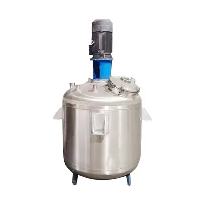 Koja je uloga separatora čvrstih materija u sistemu hemijskih reaktora?